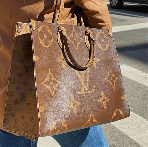 Louis Vuitton tote reverse monogram